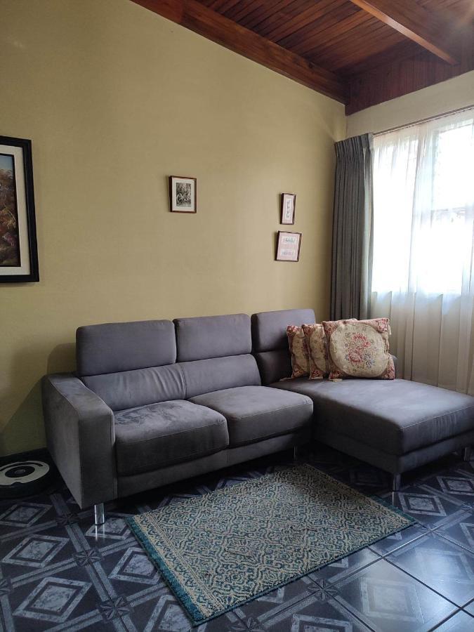 The Cozy Cactus House B&B Cartago Centro English Spoken Extérieur photo