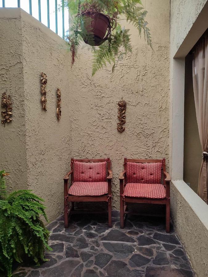 The Cozy Cactus House B&B Cartago Centro English Spoken Extérieur photo